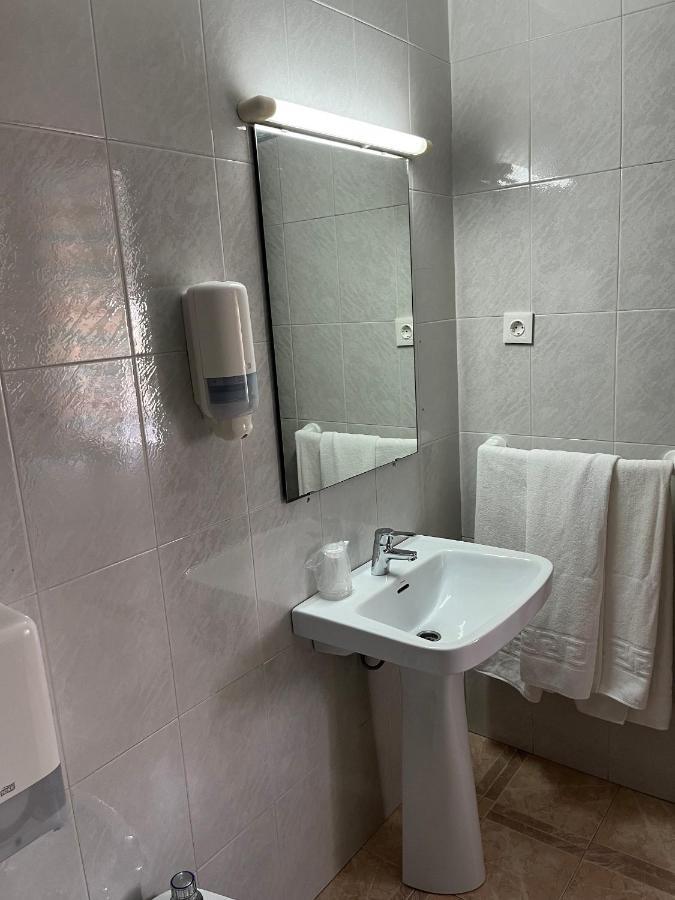 Hostal Barbate Buitenkant foto