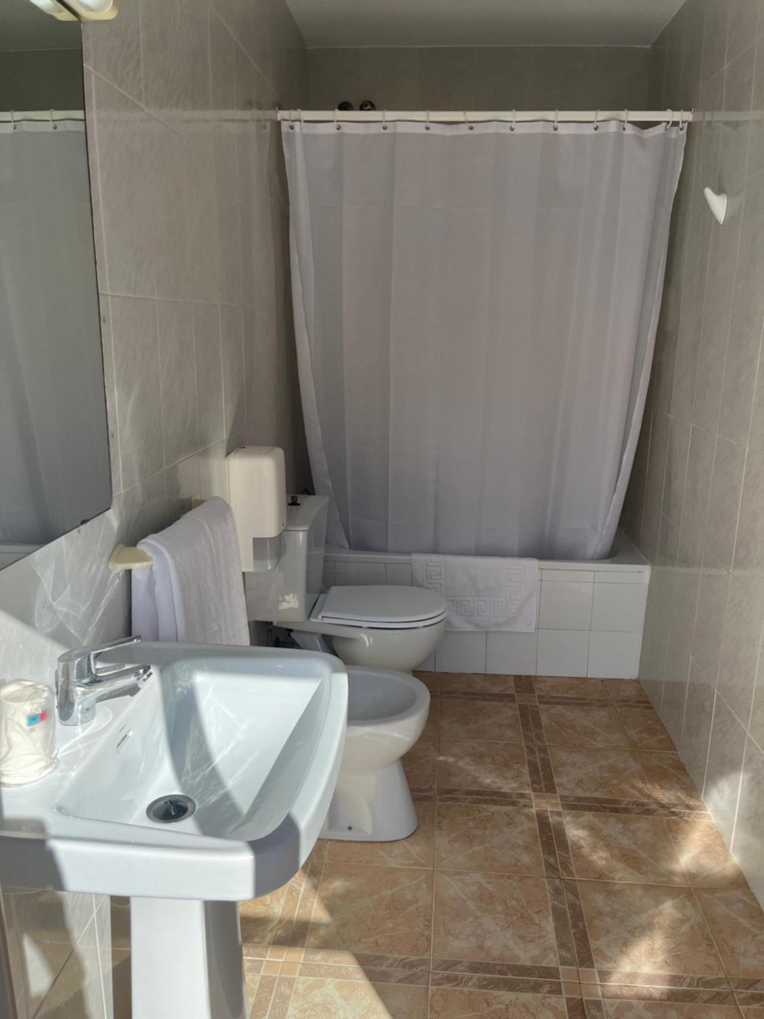 Hostal Barbate Buitenkant foto