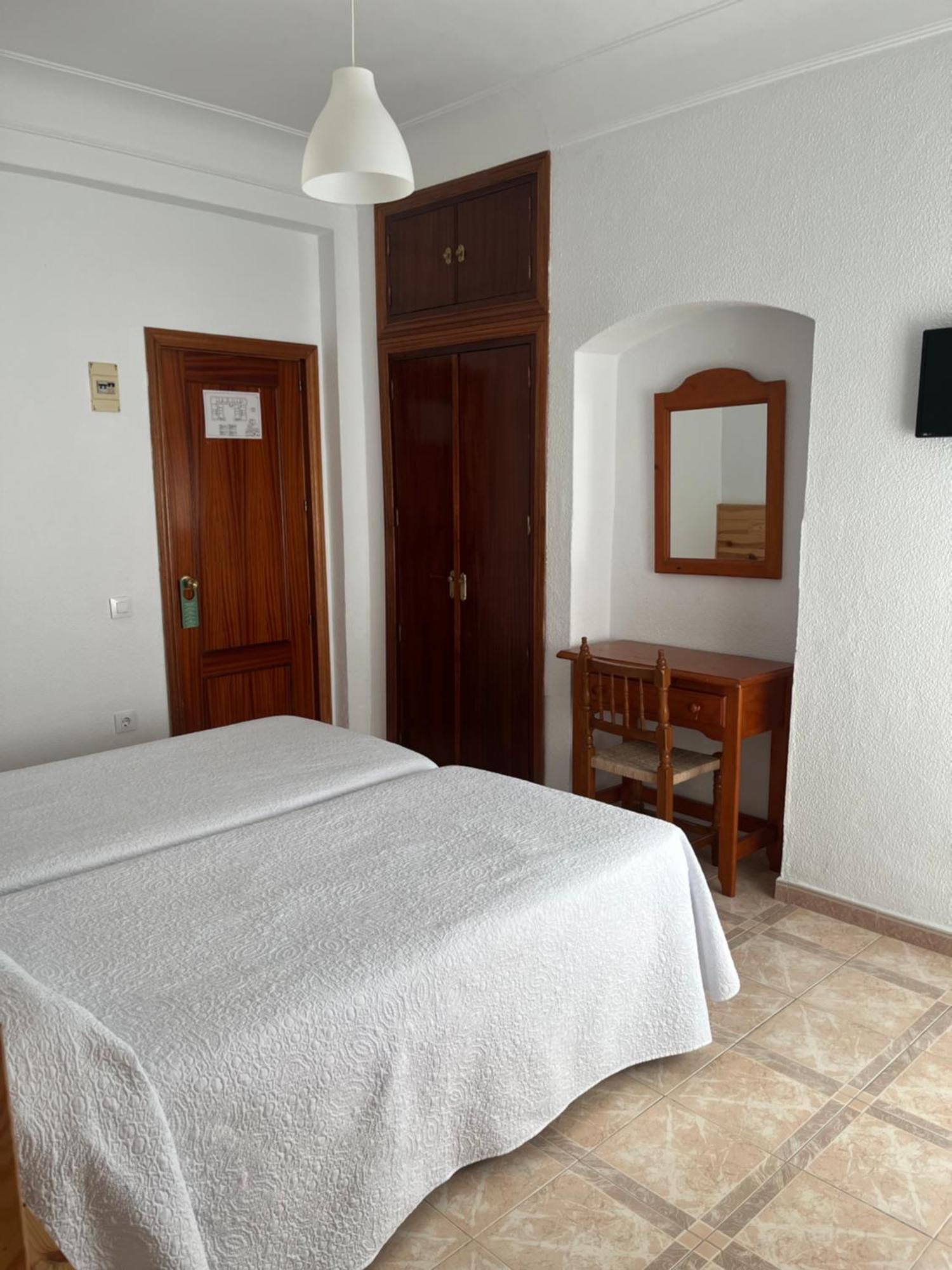 Hostal Barbate Buitenkant foto